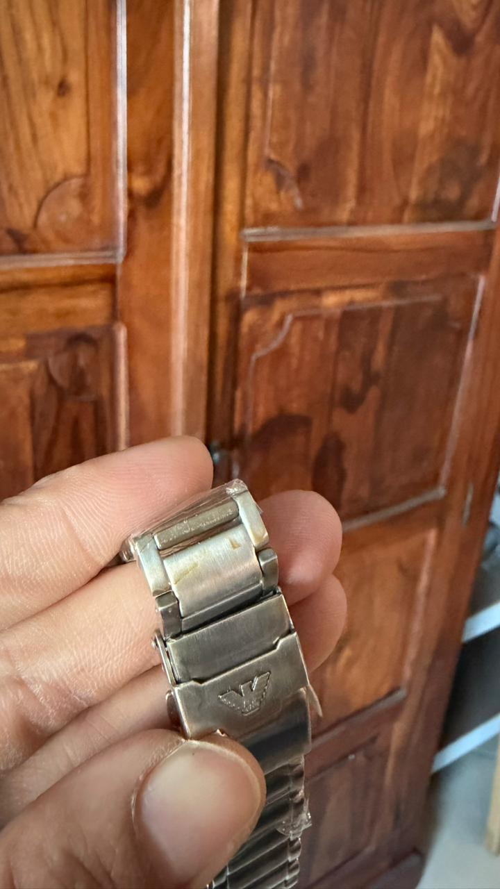 Emporio Armani AR11338 watch stainless steel bracelet side view showing links and clasp
