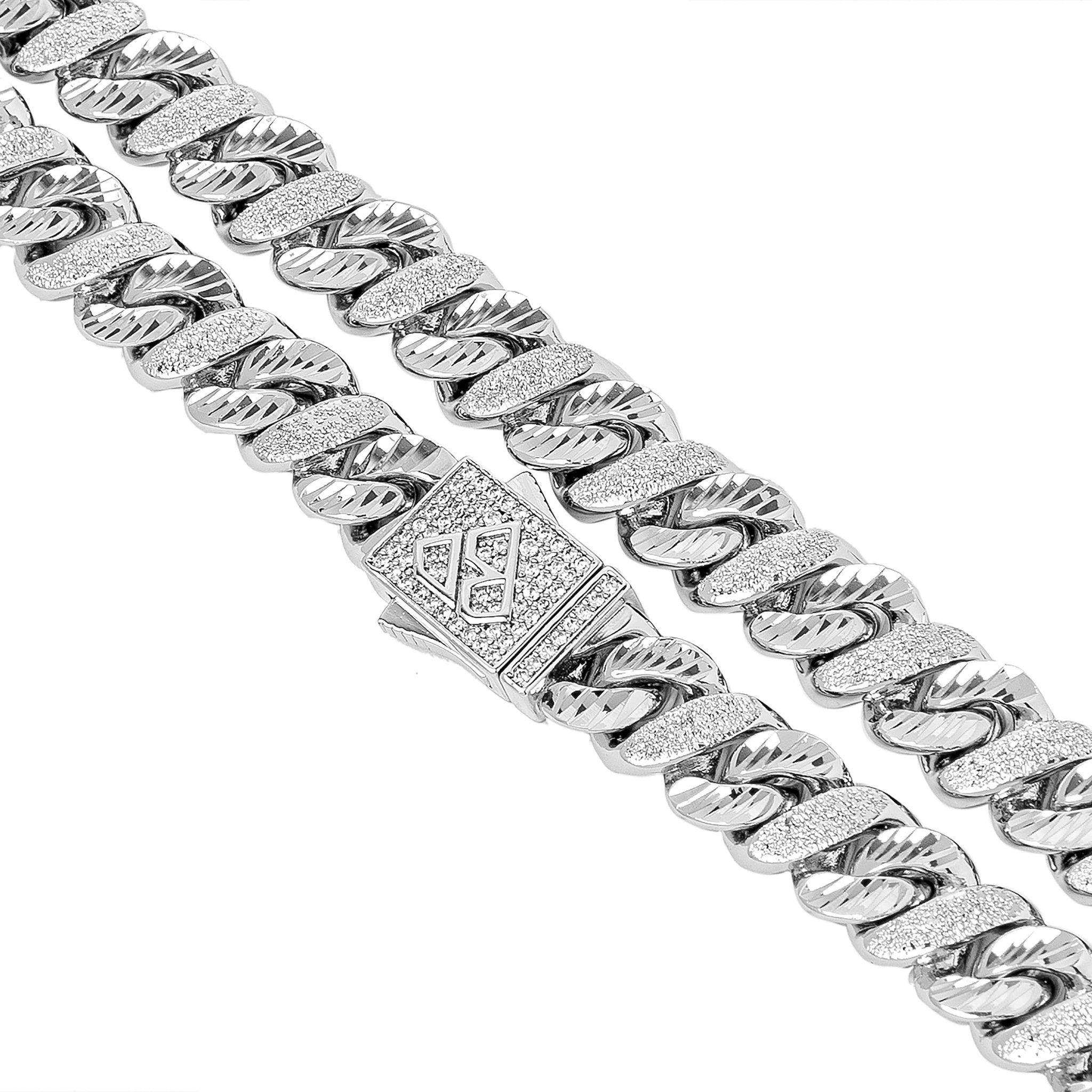 Detailed view of Big Daddy 10MM chain sandblast texture and diamond settings