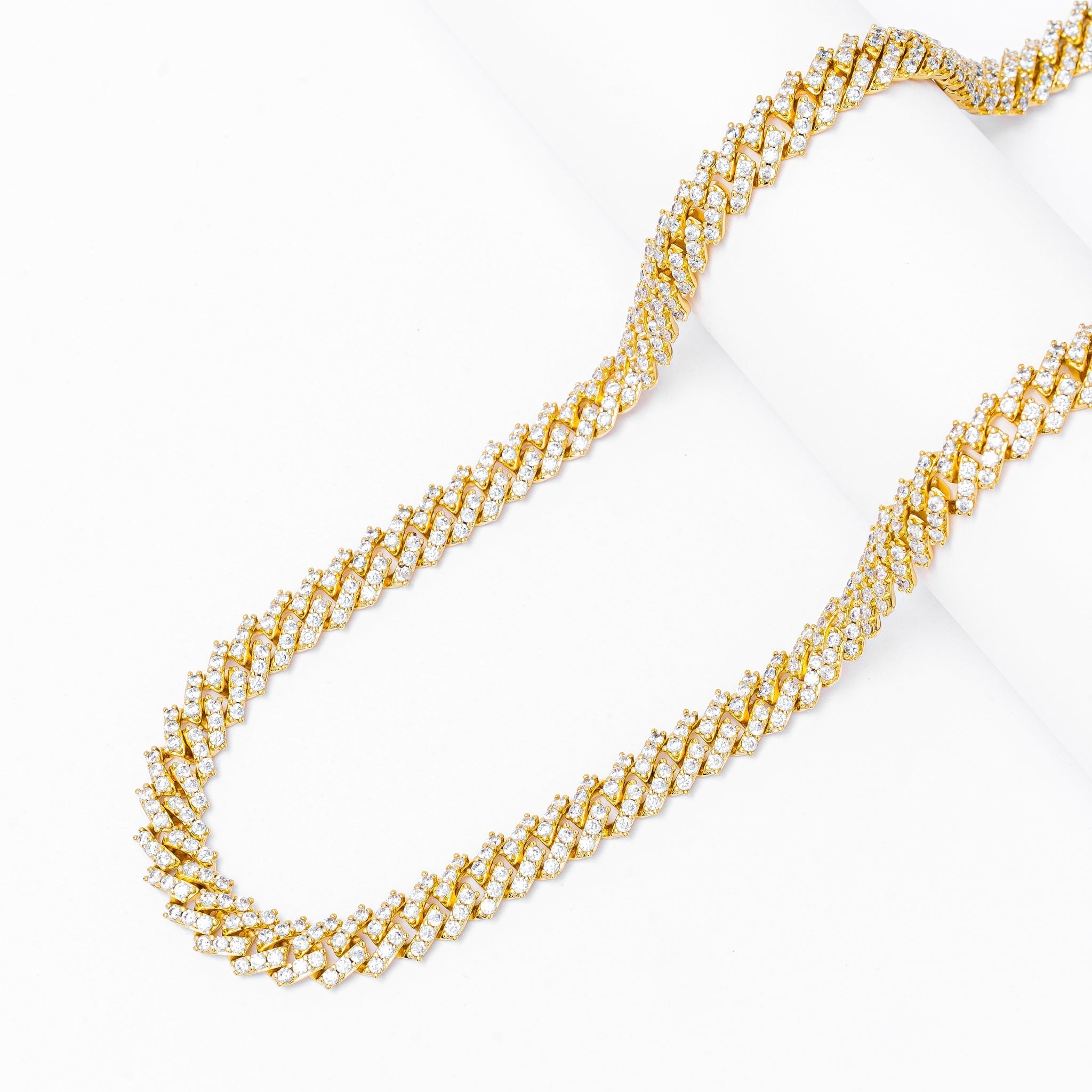 9MM iced out diamond prong Cuban link chain layout view