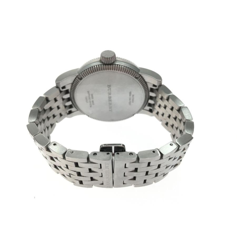 Stainless steel case back with Burberry engraving and steel bracelet