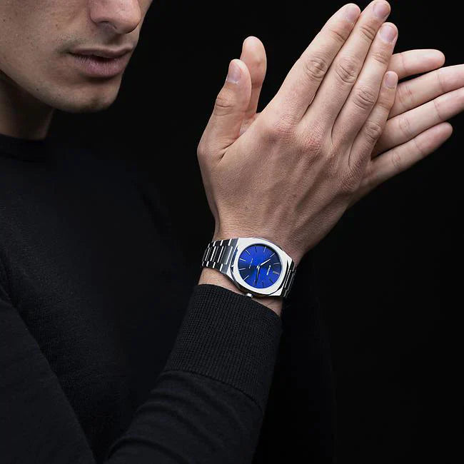 D1 MILANO UTBJ09 unisex watch worn showing ultra-thin profile on wrist