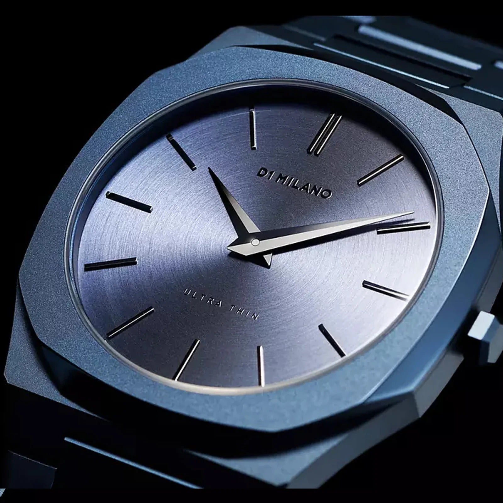 D1 Milano UTBL33 dial detail showing minimalist markers and hands