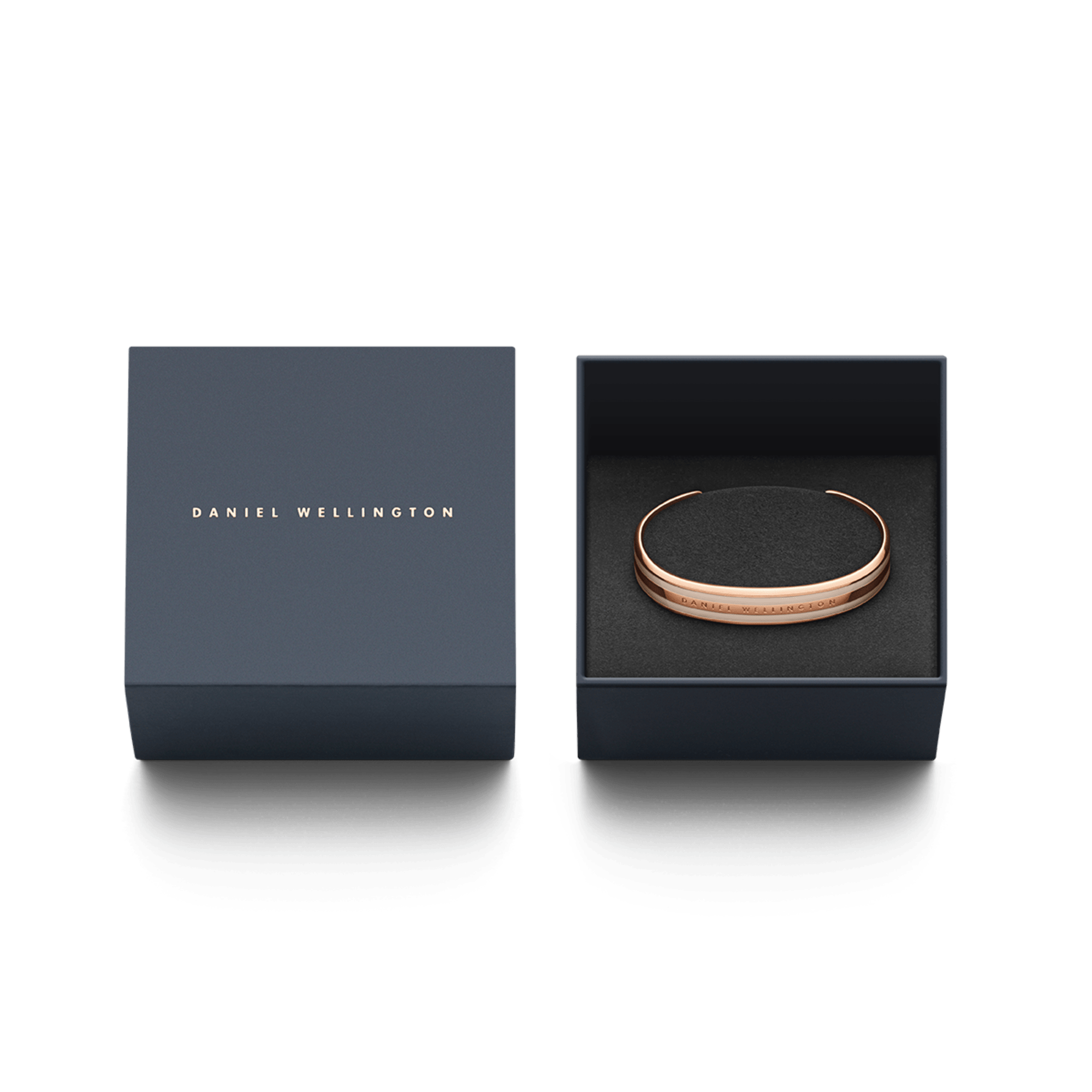 Daniel Wellington Classic bracelet packaging with branded box and presentation case