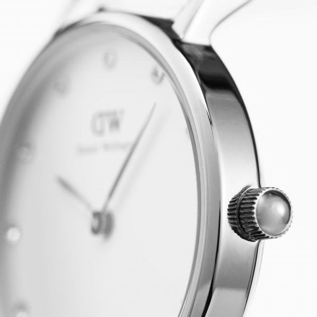 Side view of Daniel Wellington Classy Glasgow watch showing case profile and crown detail