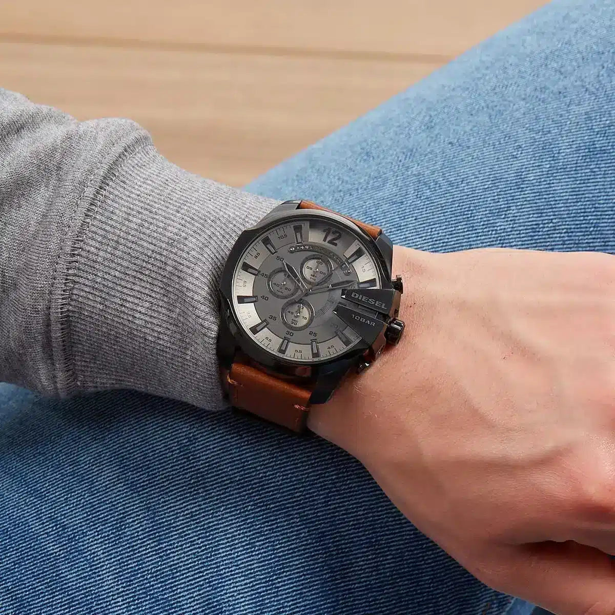 Mega Chief watch with gray dial