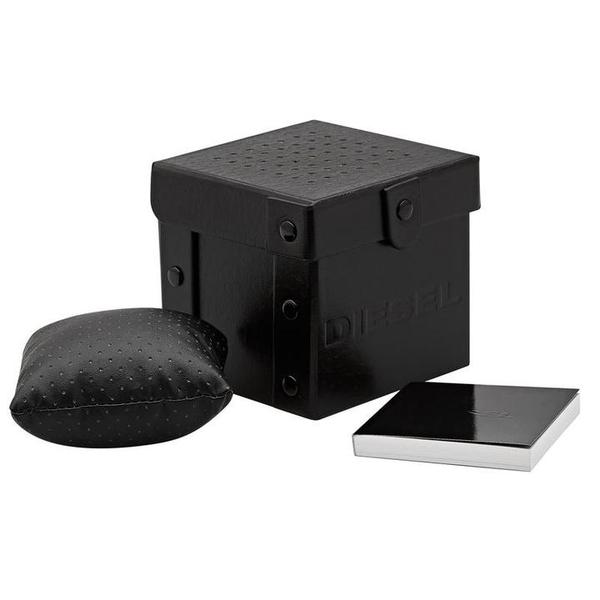 Diesel Mega Chief DZ4535 watch box and accessories