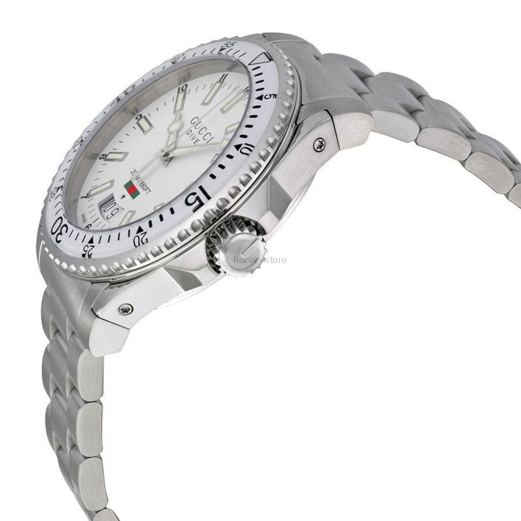 Gucci Dive YA136302 side view showing case profile and crown