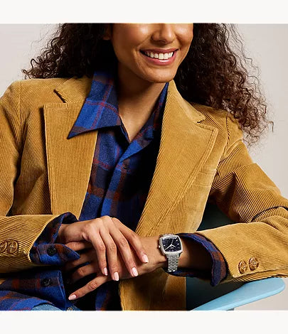 Machine Luxe Aventurine stainless steel watch on model's wrist