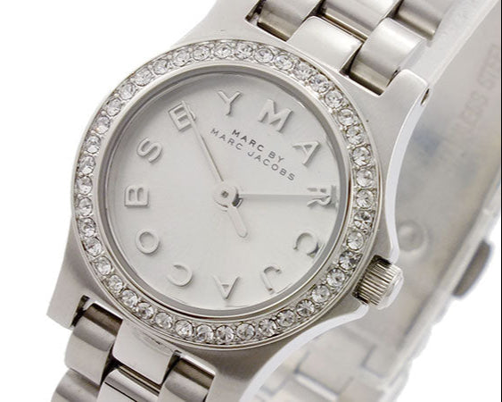 Close-up of Marc by Marc Jacobs Henry MBM3276 dial with crystal bezel and silver hands