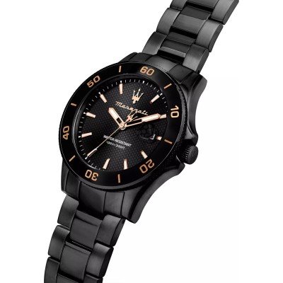Maserati Competizione diver watch angled view showing case and bracelet