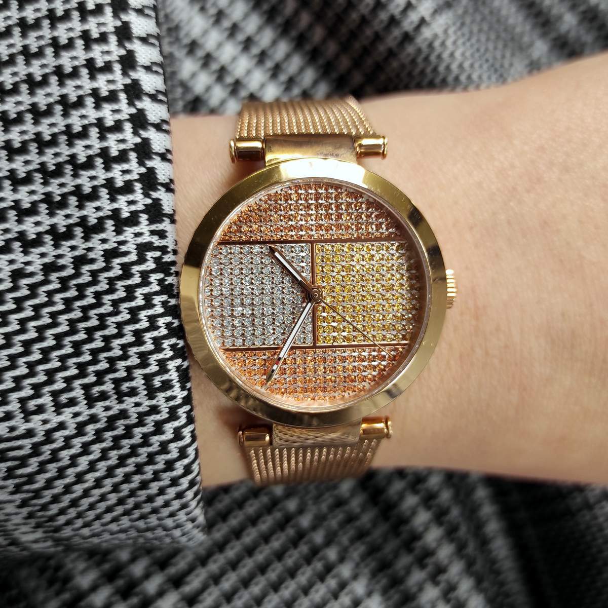 Tommy Hilfiger Rose Gold Dial Stainless Steel Band Women's Watch - 1781868