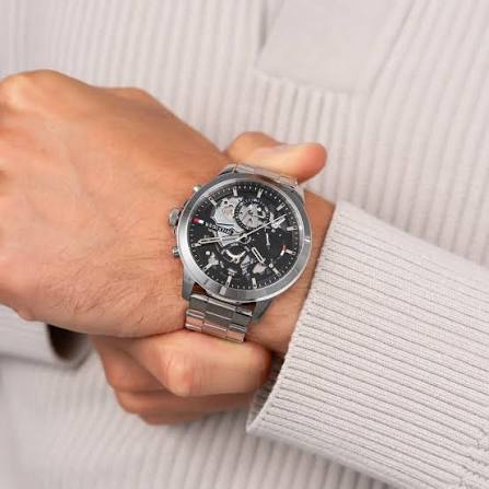 Tommy Hilfiger HENRY Silver Analog Men Watch - 1710477