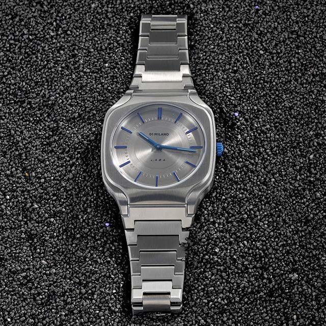 D1 Milano Square SQBJ02 titanium watch full view with integrated bracelet