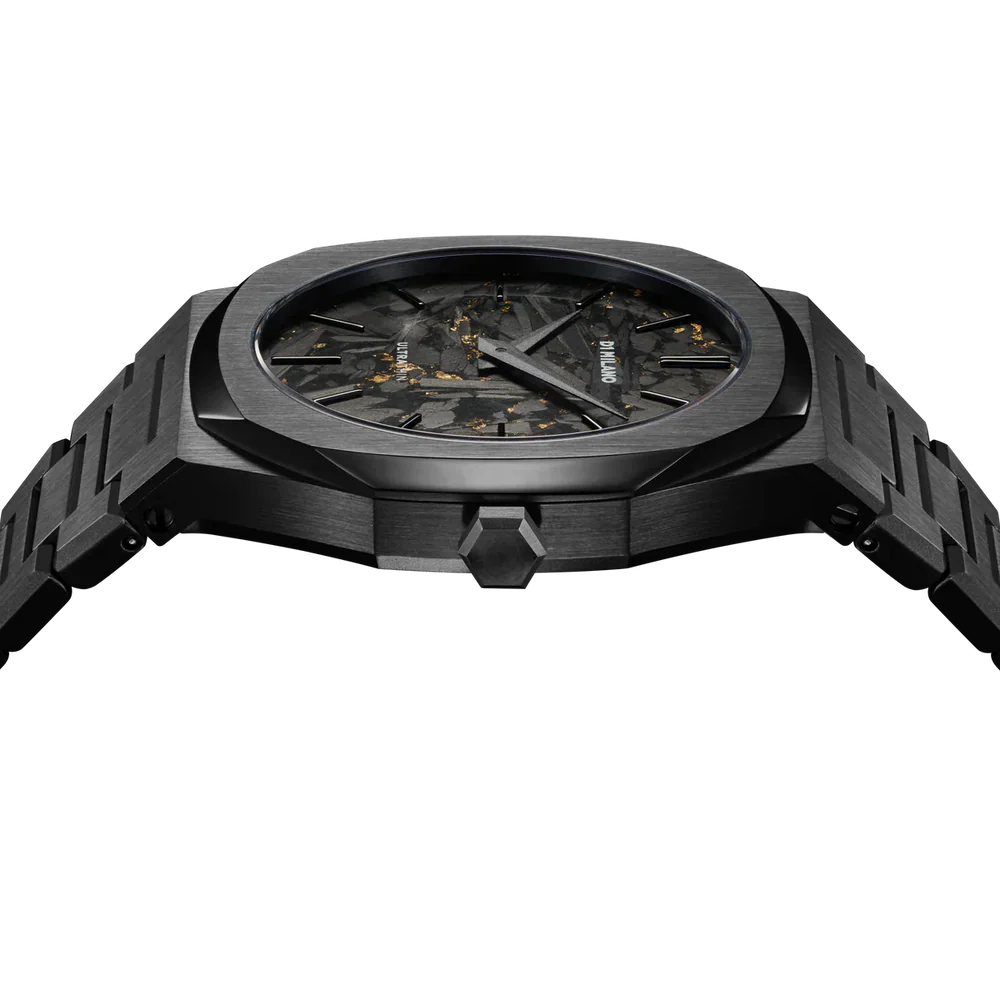 D1 Milano Ultra Thin UTBJ31 side view showing watch profile and thin case design