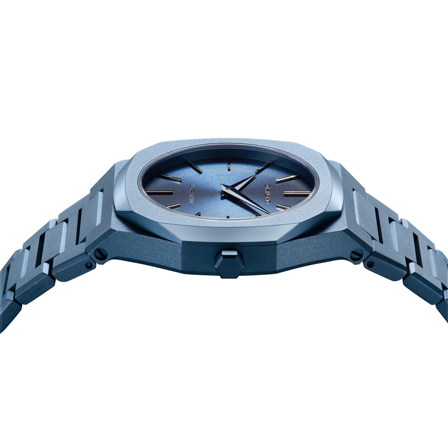 D1 Milano UTBL33 three-quarter view highlighting ultra-thin case design
