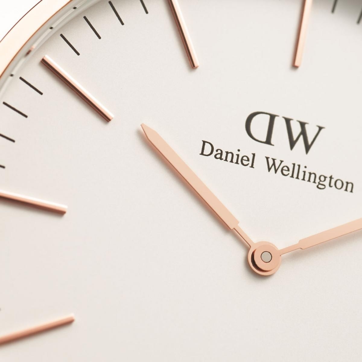 Daniel Wellington Classic Cornwall dial detail with DW logo, rose gold hands and indices