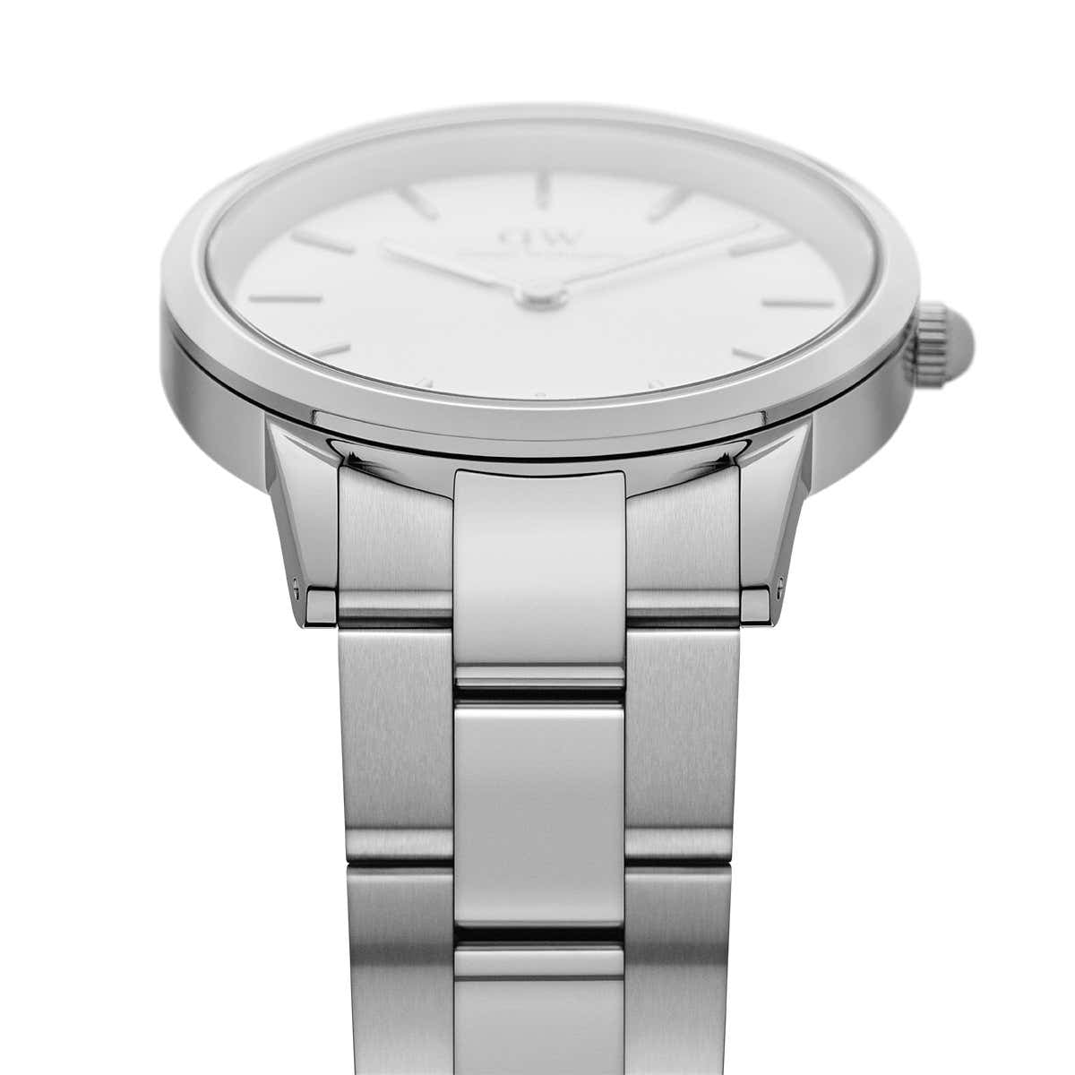 Daniel Wellington Iconic Link 32mm watch top-down view of dial and silver link bracelet