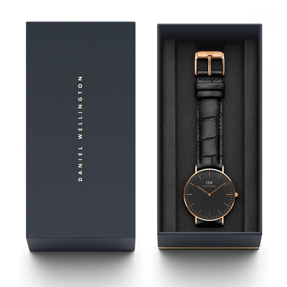 Daniel Wellington Reading watch with black packaging box and accessories