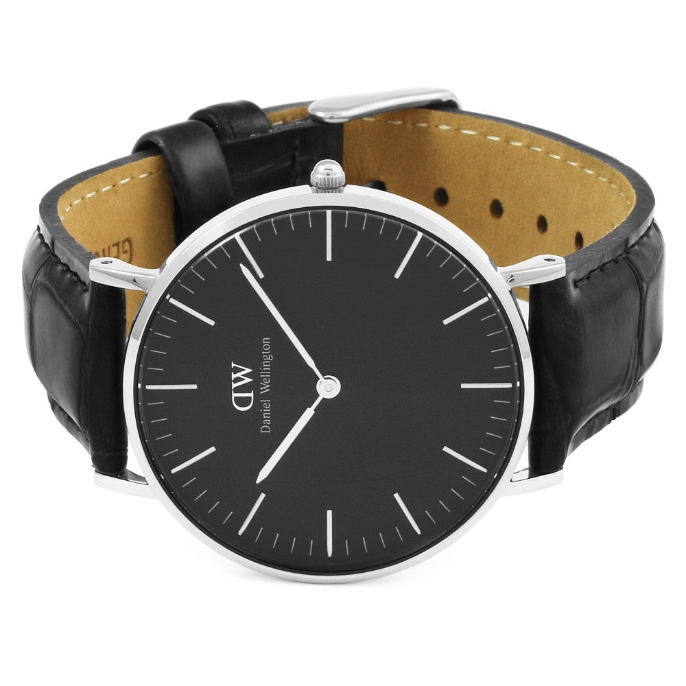 Daniel Wellington Reading 36mm watch top-down view with black leather strap