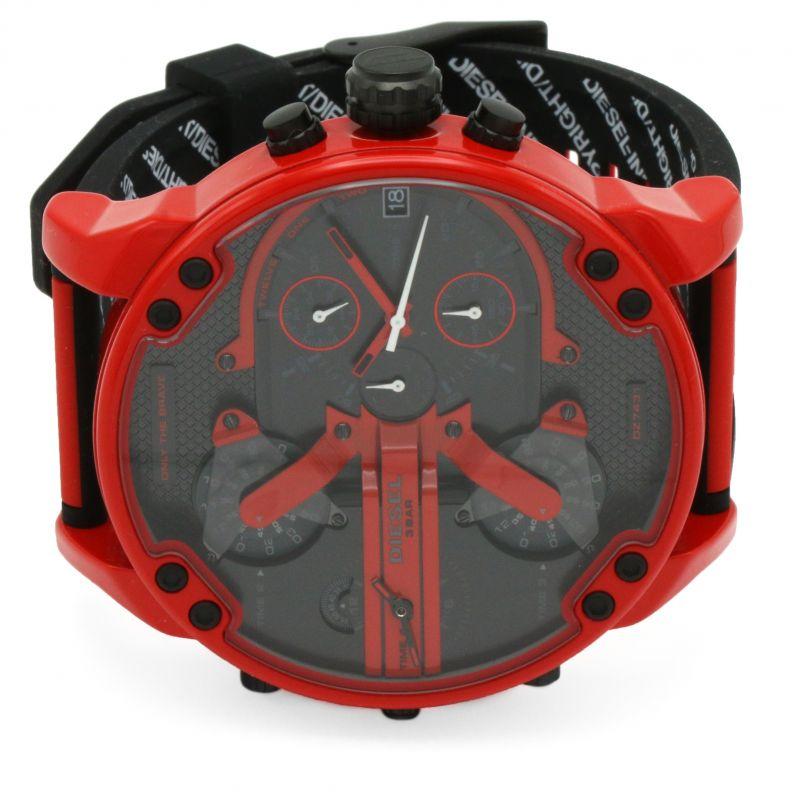 Close-up of Diesel Big Daddy 2.0 DZ7431 dial showing chronograph subdials and red accents
