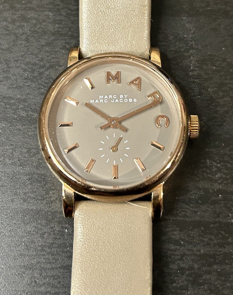 Marc by Marc Jacobs Baker Grey Dial Gravel Gray Leather Ladies Watch - MBM1318