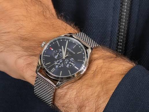 Tommy Hilfiger Oliver Quartz Blue Dial Silver Mesh Bracelet Watch for Men - 1791302